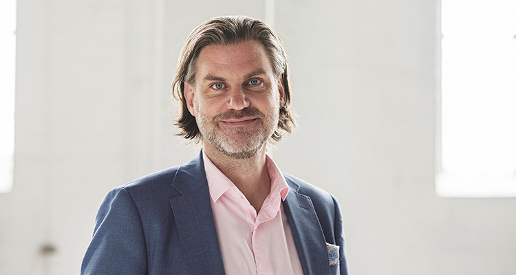 Telenor-porträtt-2021-Andreas-03.jpg.png