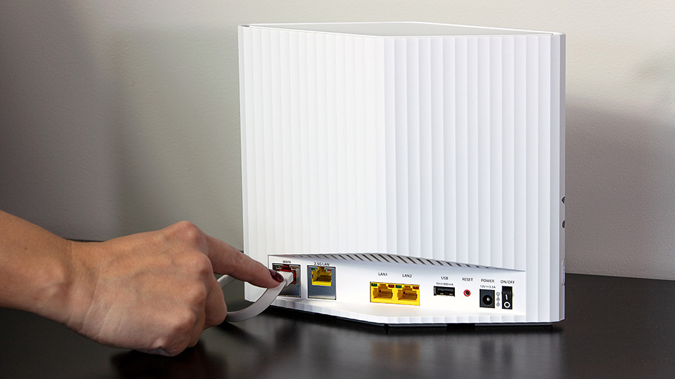 TNSE_960x540_backside_connect.jpg